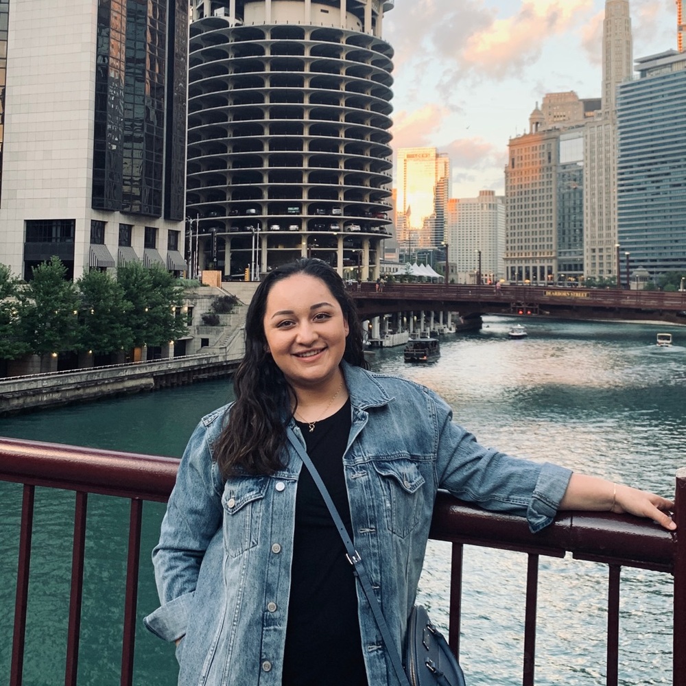 Meet your Posher, Camila